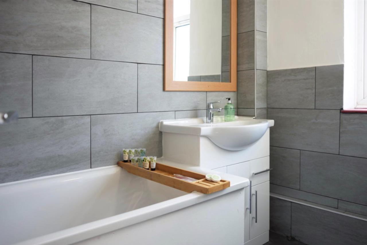 Sophie Place In Vauxhall - 3 Double Beds, 1 Sofa Bed, Spacious Londra Esterno foto